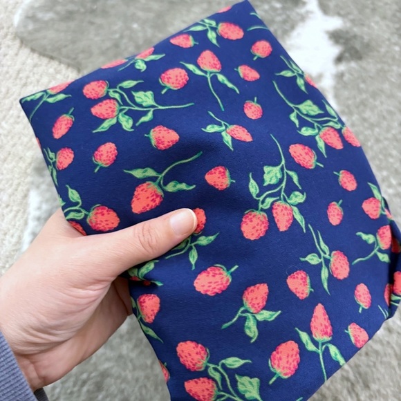 Juicy Couture Flutter Sleeve Blouse - Picture 7 of 10